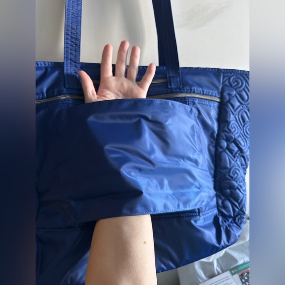 LUG AVION LOVE CARRY ALL TOTE SAPPHIRE BLUE NWT - Picture 8 of 9